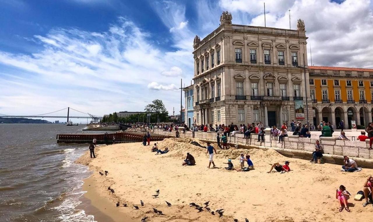 The Traditional Arts Memoir, Downtown Flat With Balcony And Comfort Lisbon Bagian luar foto